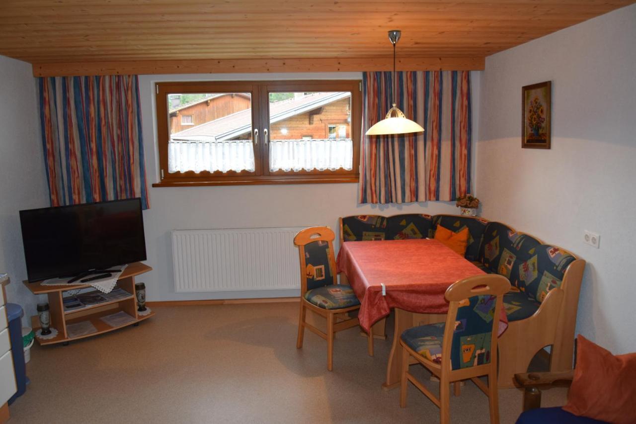 Ferienwohnung Gapp Elbigenalp Buitenkant foto