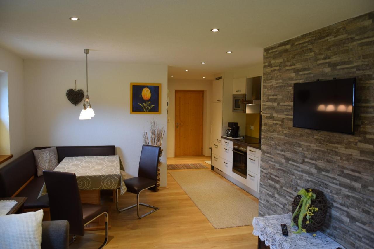 Ferienwohnung Gapp Elbigenalp Buitenkant foto